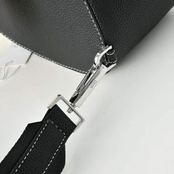 Picture of Dior Mens Bags _SKUfw239321538fw